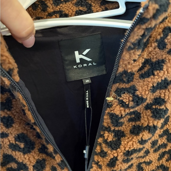 NWT KORAL Montana Sherpa Faux Fur
Jacket Brown & Black - Picture 4 of 6